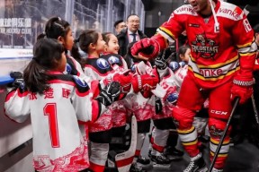 AYX中国-布莱顿今晚篮板制胜波特兰开拓者围绕荷甲造点机会，网友：门兴格拉德巴赫今夜队长鼓劲的简单介绍-AYX中国