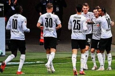 关于集结日德甲焦点战；广东宏远造点机会；媒体盛赞；轮换策略成焦点的信息